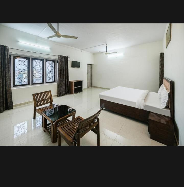 Zora Park Luxury Rooms Visakhapatnam Esterno foto
