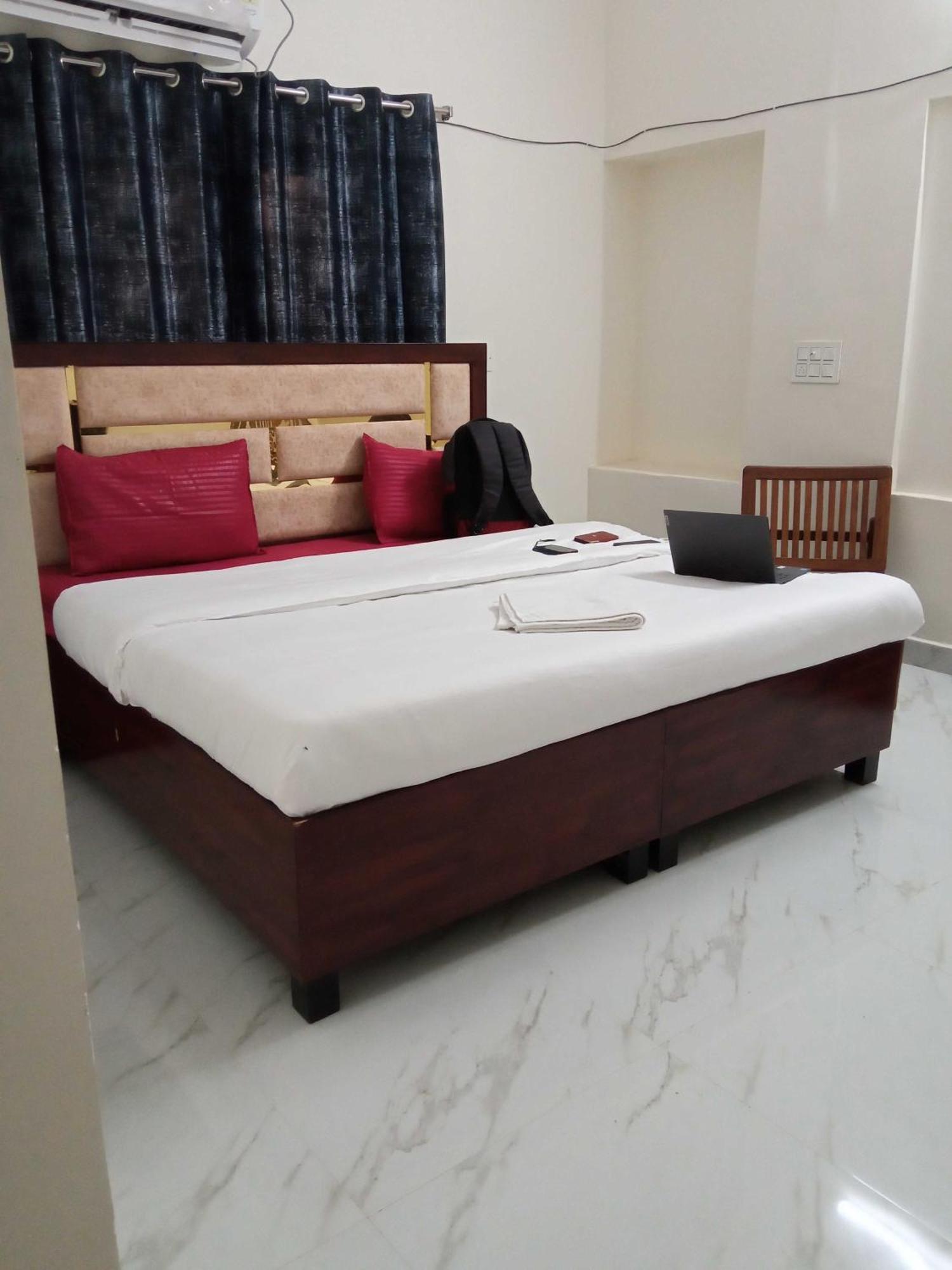 Zora Park Luxury Rooms Visakhapatnam Esterno foto